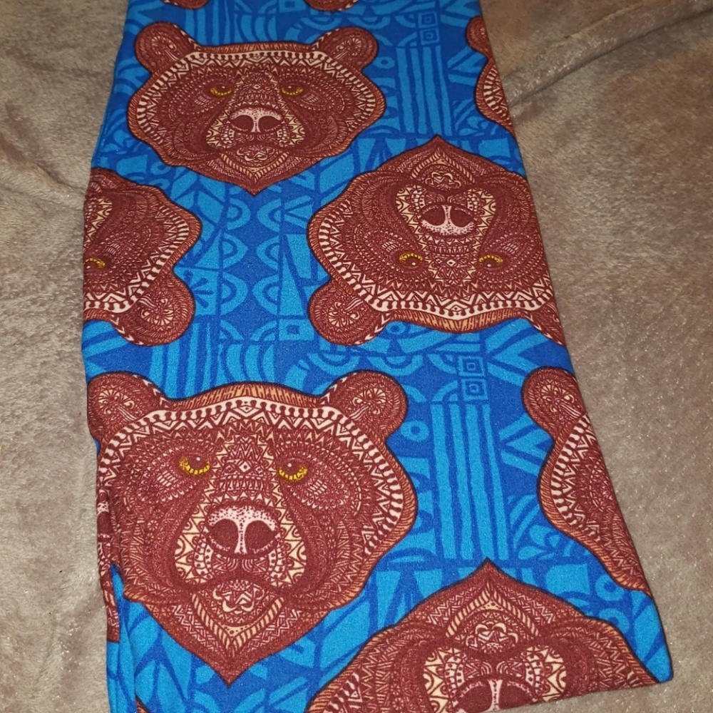 Lularoe OS mosaic bear leggings